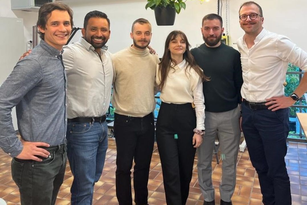 Gruppenbild mit Mitgliedern eines italienischen Start-ups und GründES! der Hochschule Esslingen
