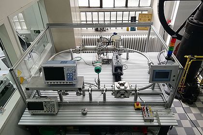 Wind tunnel for measuring ignition sparks under flow and up to 40 bar and 180 °C, Photo Lab Automotive Powertrain