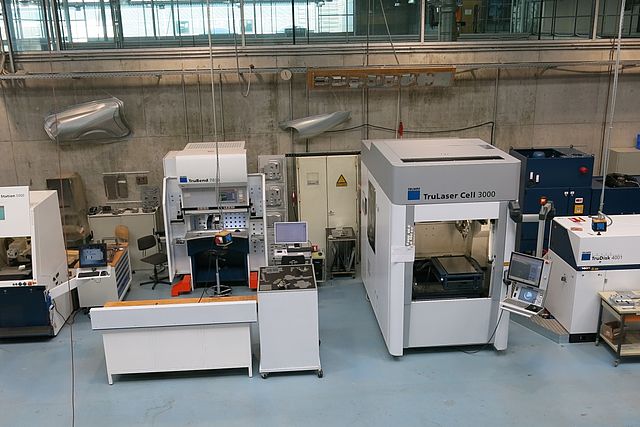 Laboratory area for forming and laser technology