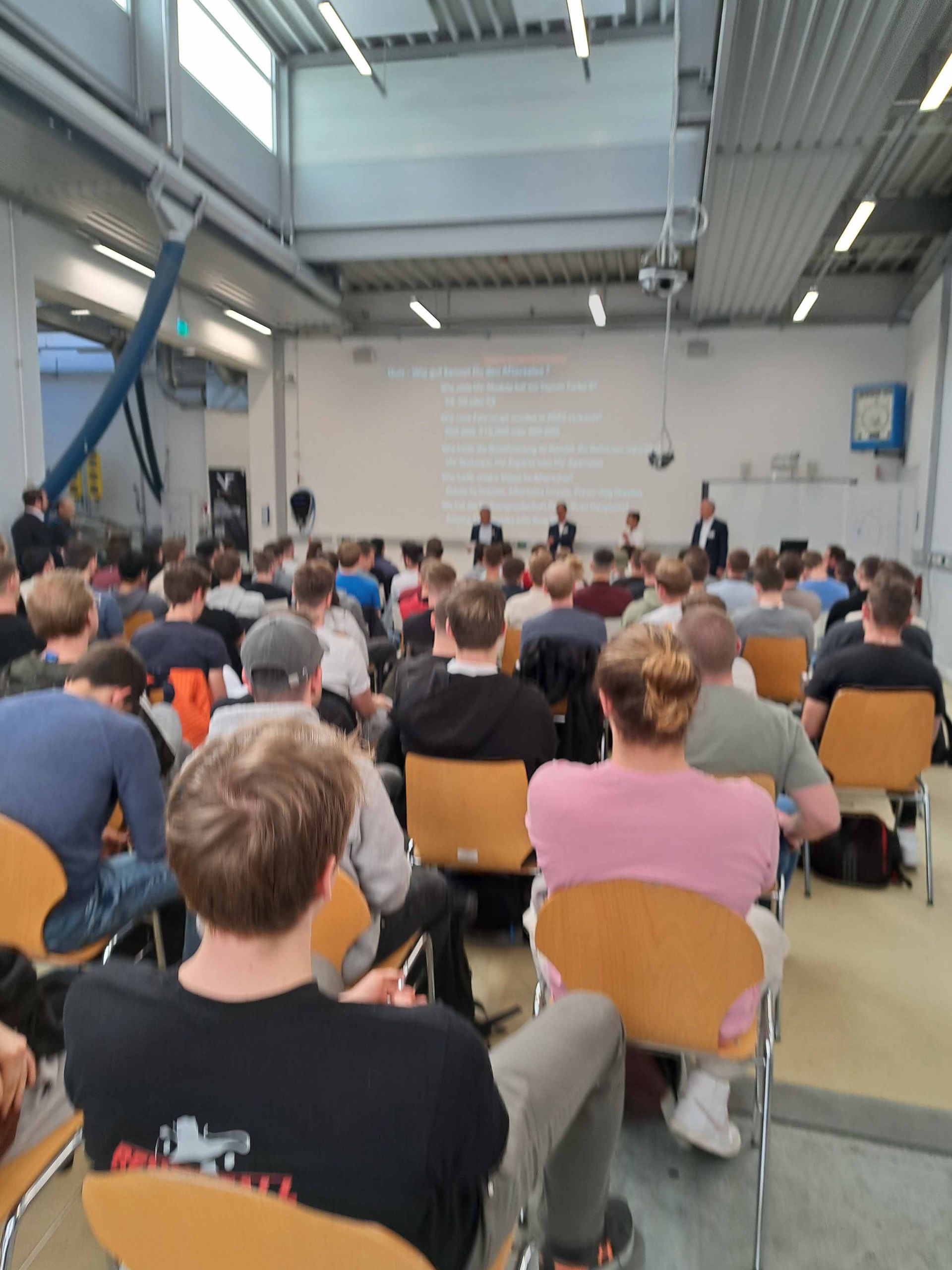 Beim Industriekolloquium konnten alle Interessierten zuhören.