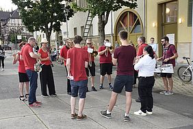 Die Pep-Band spielt beim Esslinger Kandelmarsch
