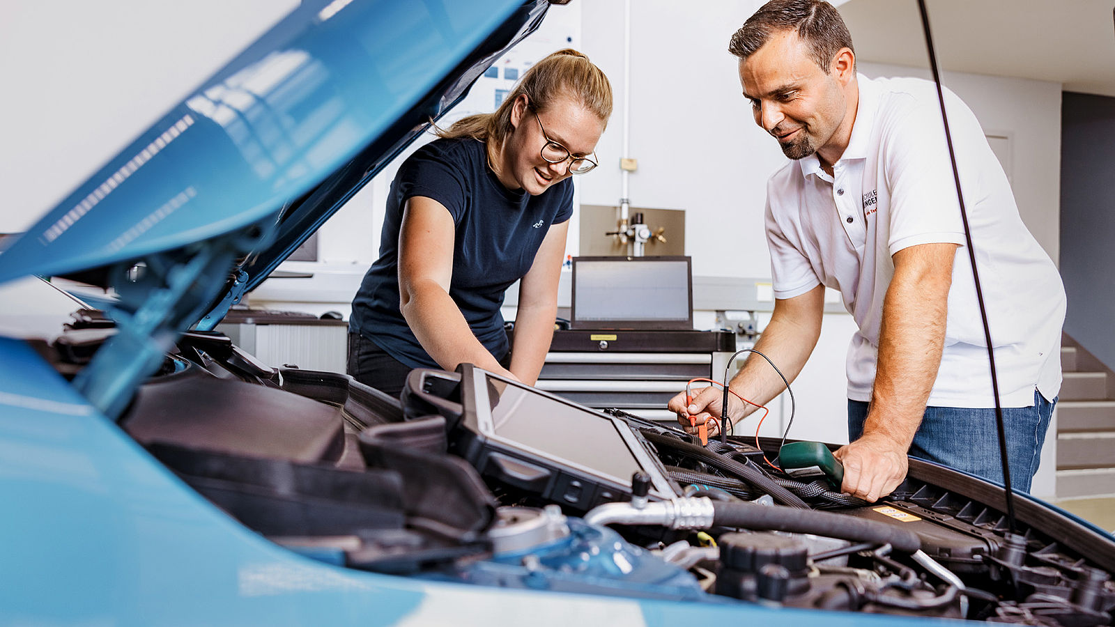 Du kannst Dich nach deinem Studium in Ingenieurpädagogik Fahrzeugtechnik – Maschinenbau als Lehrkraft tätig werden oder im klassischen Ingenieurbereich arbeiten.