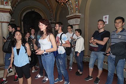 Internationale Studierende im Schloss Neuschwanstein