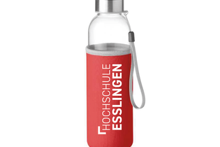 rote Glasflasche der Hochschule Esslingen