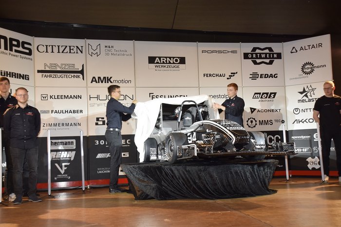 Rennauto wird enth&uuml;llt