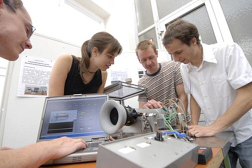 Students in the laboratory for thermal and fluid dynamics