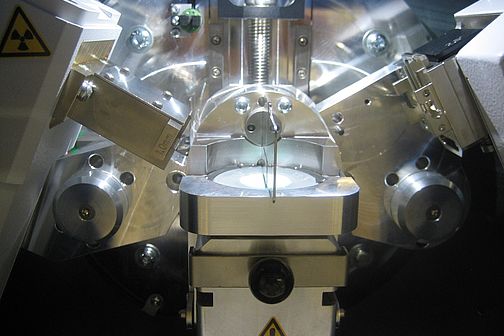 View into the X-ray diffractometer 