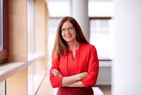 Frau mit Brille 