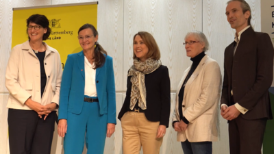 Andrea Frank, Prof. Dr. Katja Rade, Ministerin Petra Olschowski, Prof. Dr. Korinna Huber, Malte Persike (von links nach rechts)