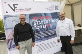 Zwei Männer am Stand des Fördervereins VDF