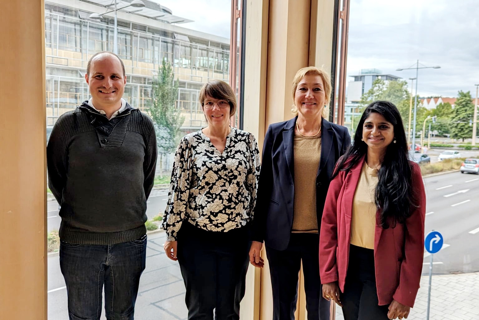 From left to right: Jens Martin Heyer, Dr. Kerstin Luik-Biedermann, Dr. Uta Mathis and Vinodhini Sekar