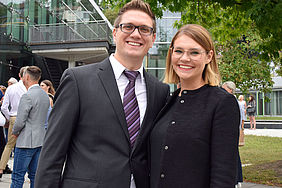 Mann und Frau vor dem Neckarforum