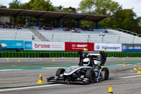Rennwagen Stallardo 2019 beim Rennen auf dem Hockenheim-Rin