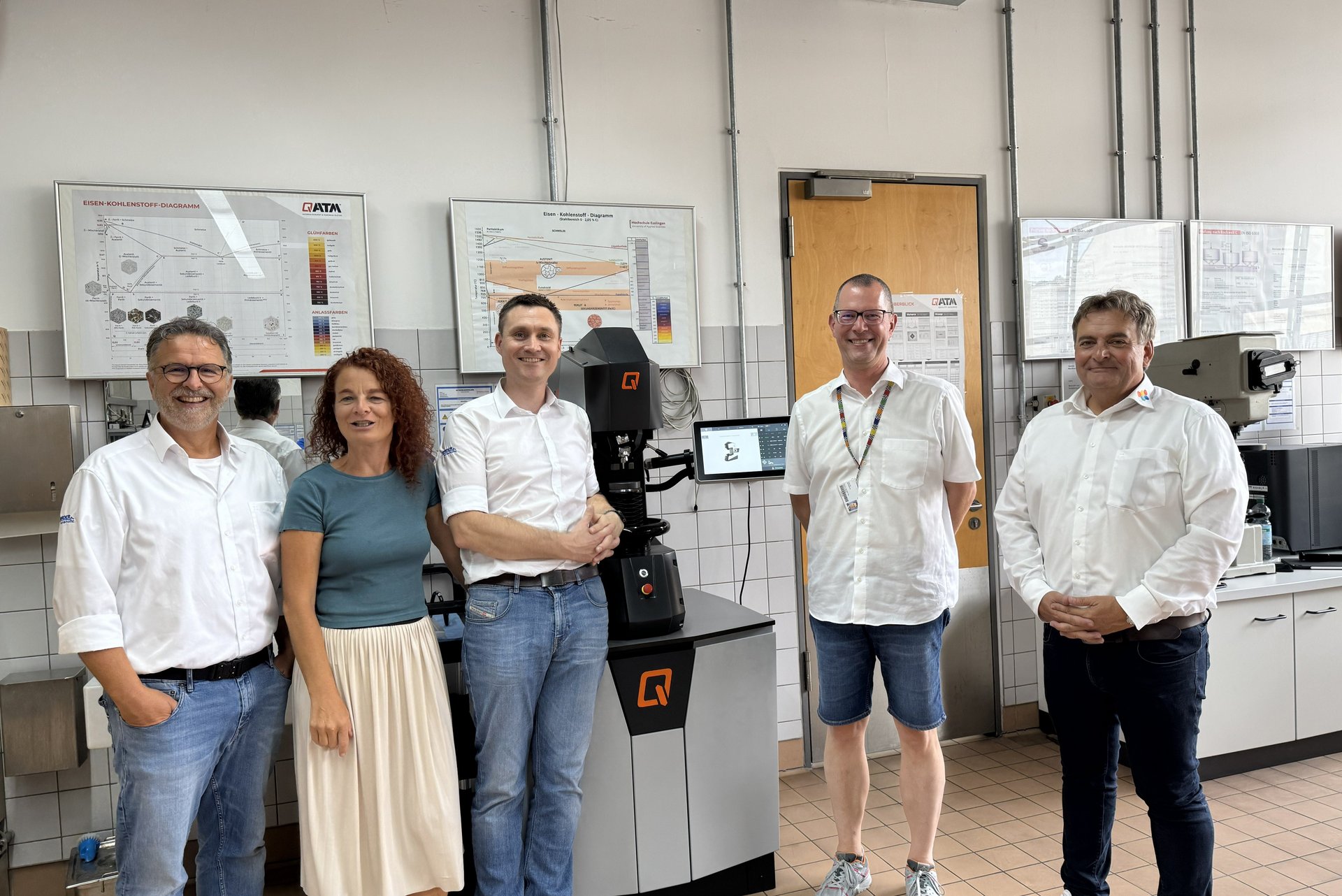 v.l. Mathias Boss (QATM), Dipl. -Ing. (FH) Simone D&ouml;ll-Eberhardinger (HS Esslingen), Danny Ristok (QATM), Prof. Dr.- Ing. Steffen Greuling (HS Esslingen), Frank Blecker(QATM)