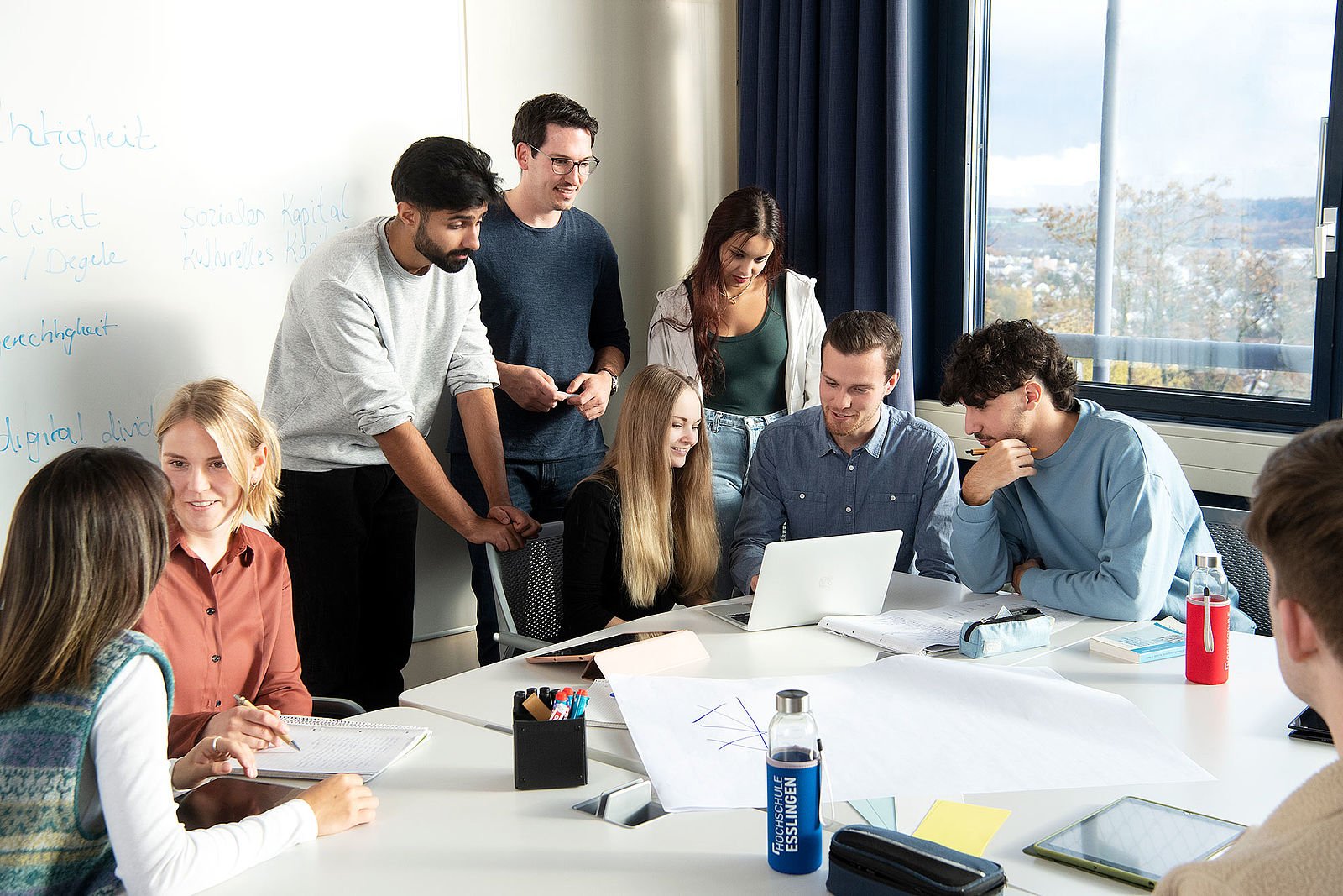 Wer bereits eine Ausbildung in der Pflege hat, kann im Bachelor Pflegepädagogik pädagogisch-didaktische Kompetenzen aufbauen.