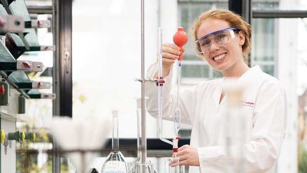Spezialisierung auf Farbe und Lacke an der Hochschule Esslingen