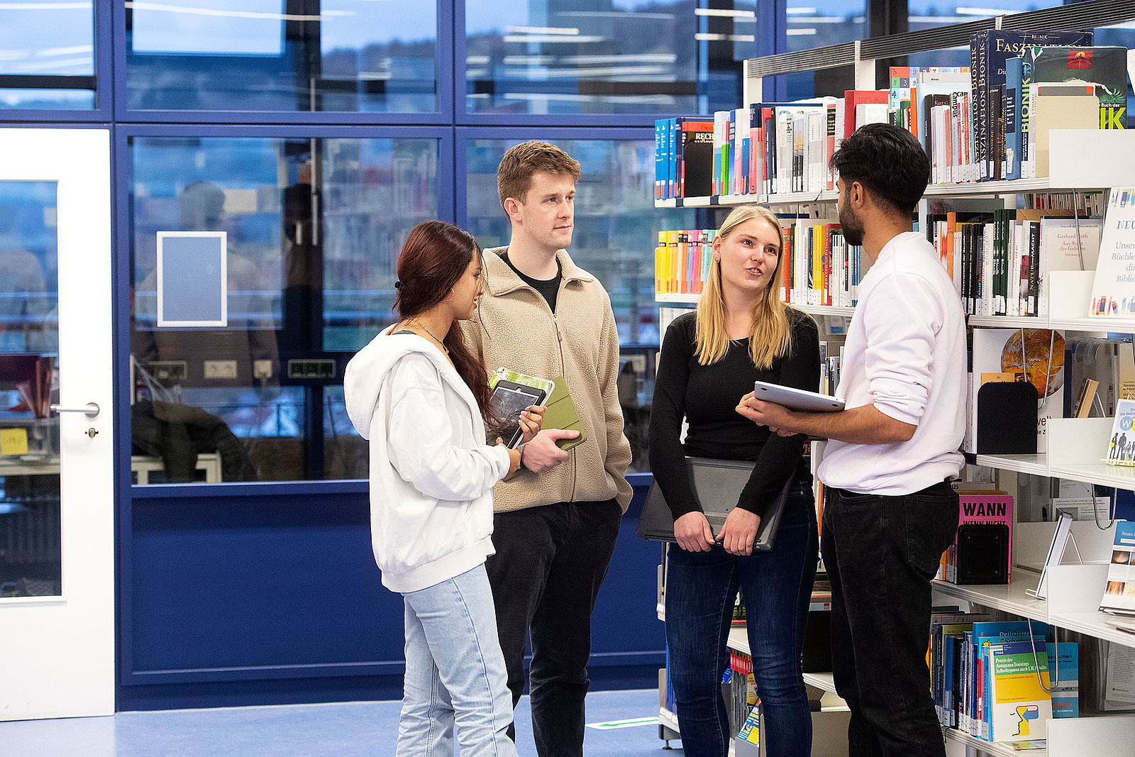 After your degree, you can, for example, take up a teaching position at health and nursing schools.