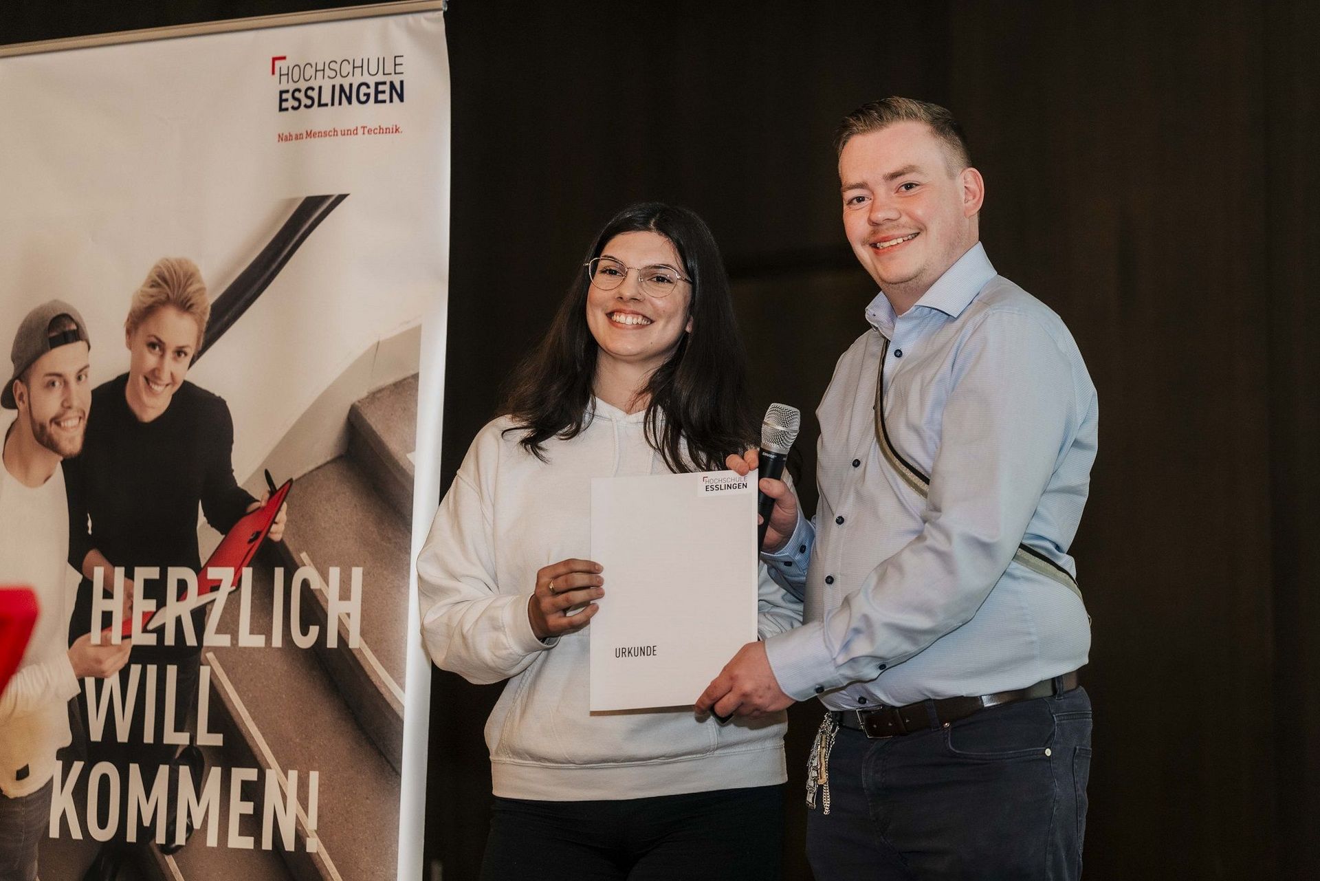 Preisübergabe bei der Erstsemesterbegrüßung der Hochschule Esslingen