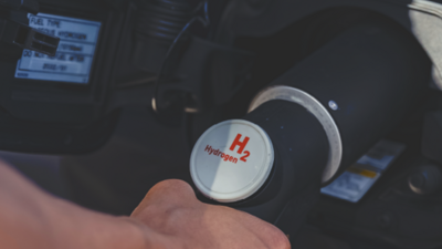 der Zapfhahn einer Wasserstofftankstelle