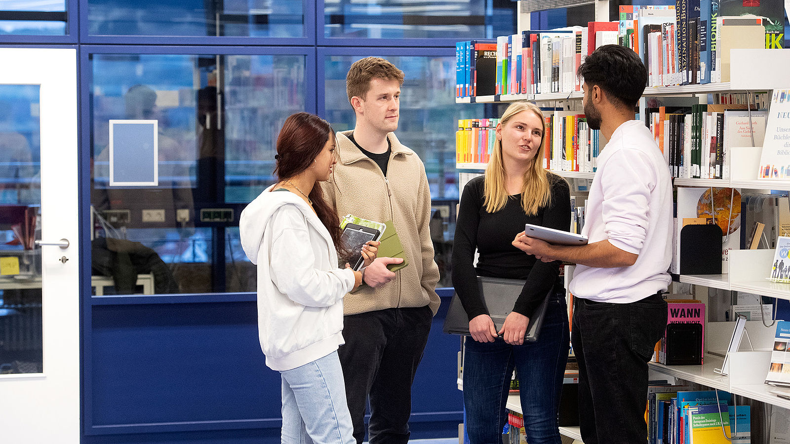 Studierende des Studiengangs Technische Betriebswirtschaft / Automobilindustrie