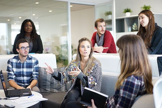 Young women and men in discourse