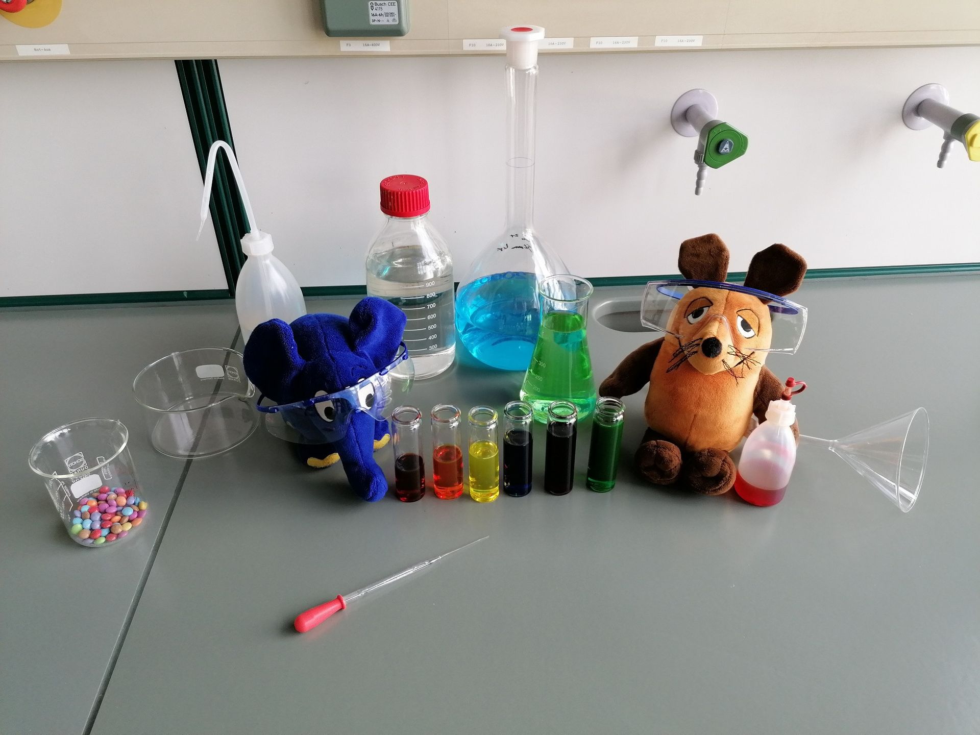 Stoffmaus mit Farben - zum Event an der Hochschule Esslingen