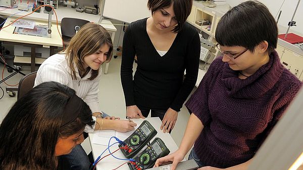 Students work in the technical laboratory