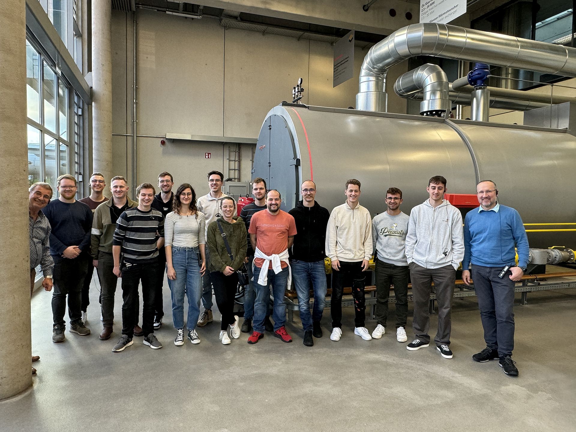 Exkursionsgruppe von Prof. Dr. Grob in den Werkhallen von Viessmann