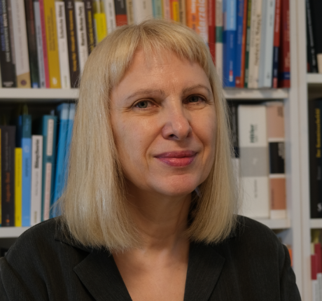 Frau Prof. Dr. Nina Kölsch-Bunzen 