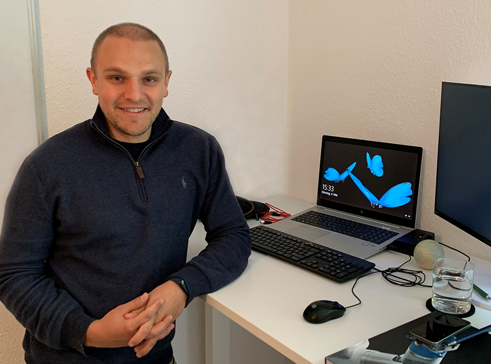 „Das breite Basiswissen, das ich mir während des Studiums Mechatronik angeeignet habe, unterstützt mich im Beruf.“ „Das breite Basiswissen, das ich mir während des Studiums Mechatronik angeeignet habe, unterstützt mich im Beruf.“