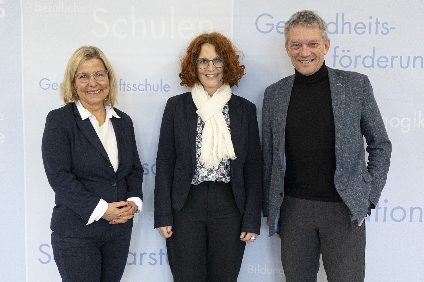 Prof. Dr. Karin Reiber und ihre Doktorandin Jutta Mohr sowie ein weiterer Betreuernn