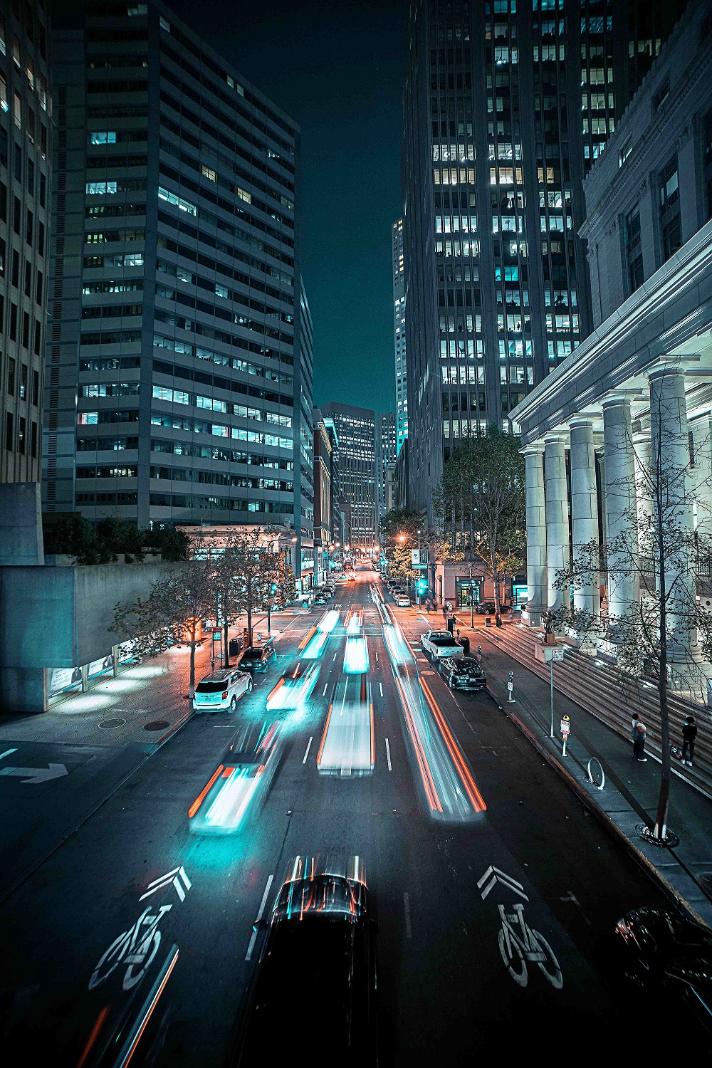 Stadt bei Nacht