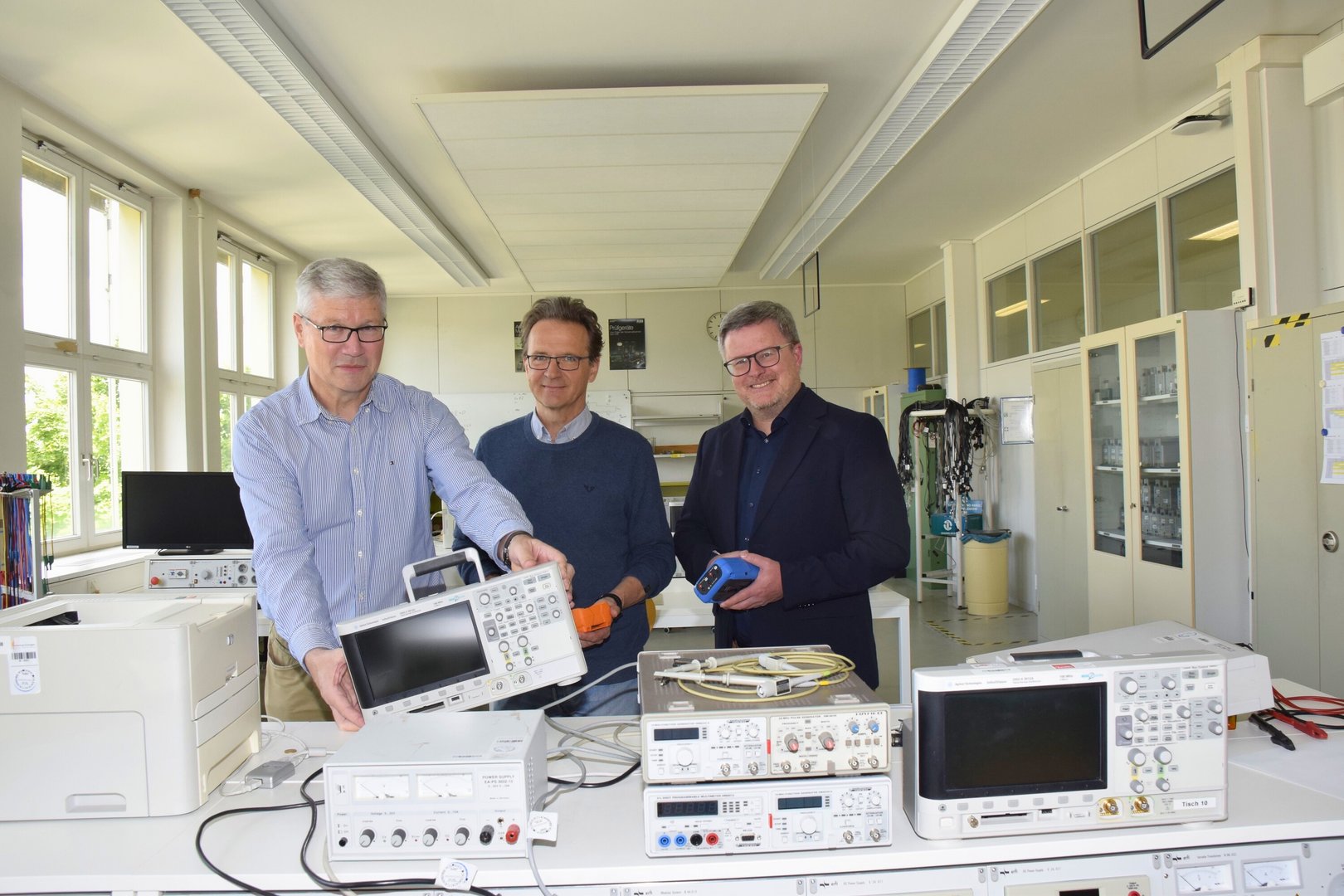 Drei Professoren in einem Labor am Campus Göppingen