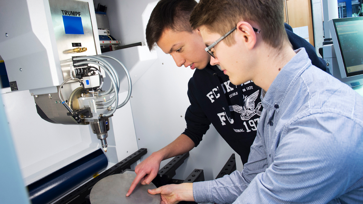 Studierende des Studiengangs Ressourceneffizienz im Maschinenbau